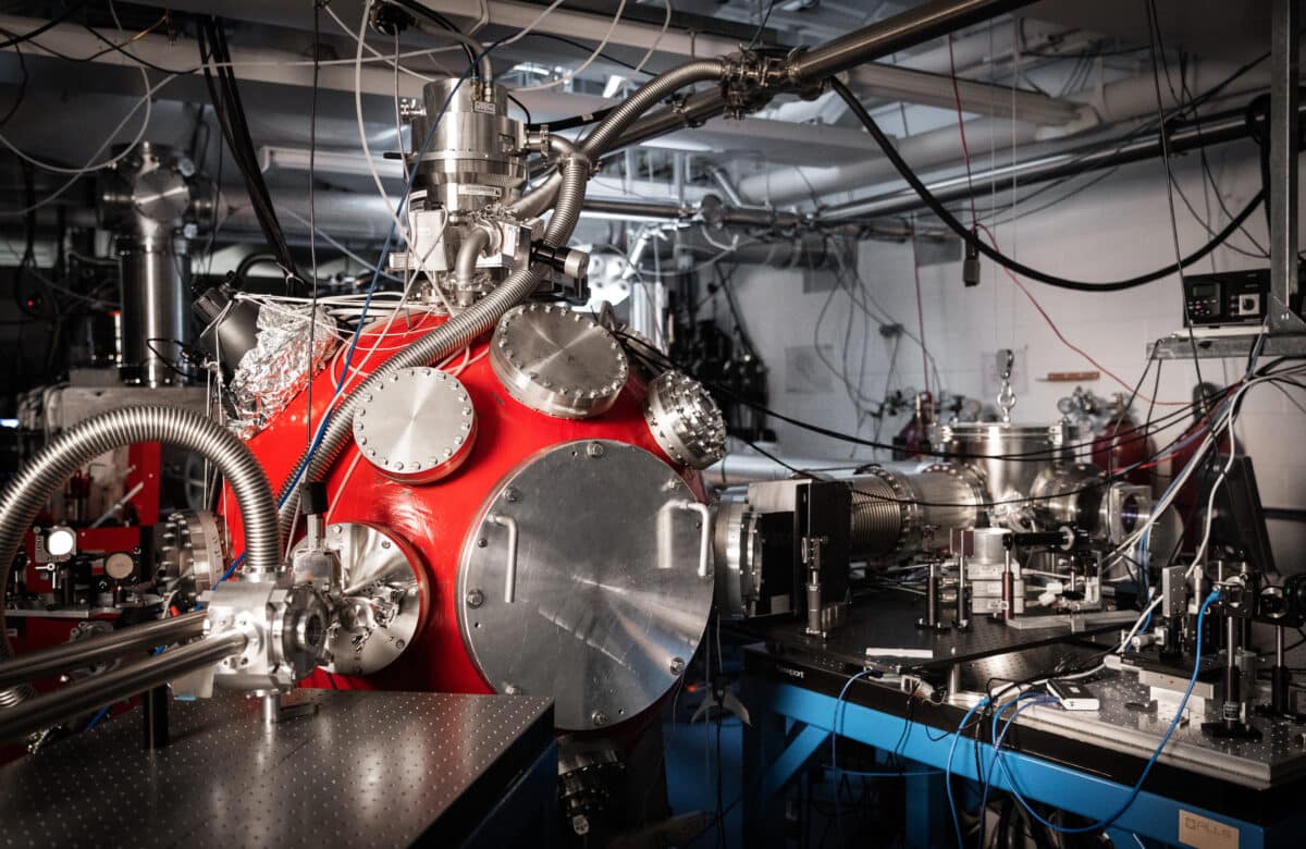 Beamlines and endstations