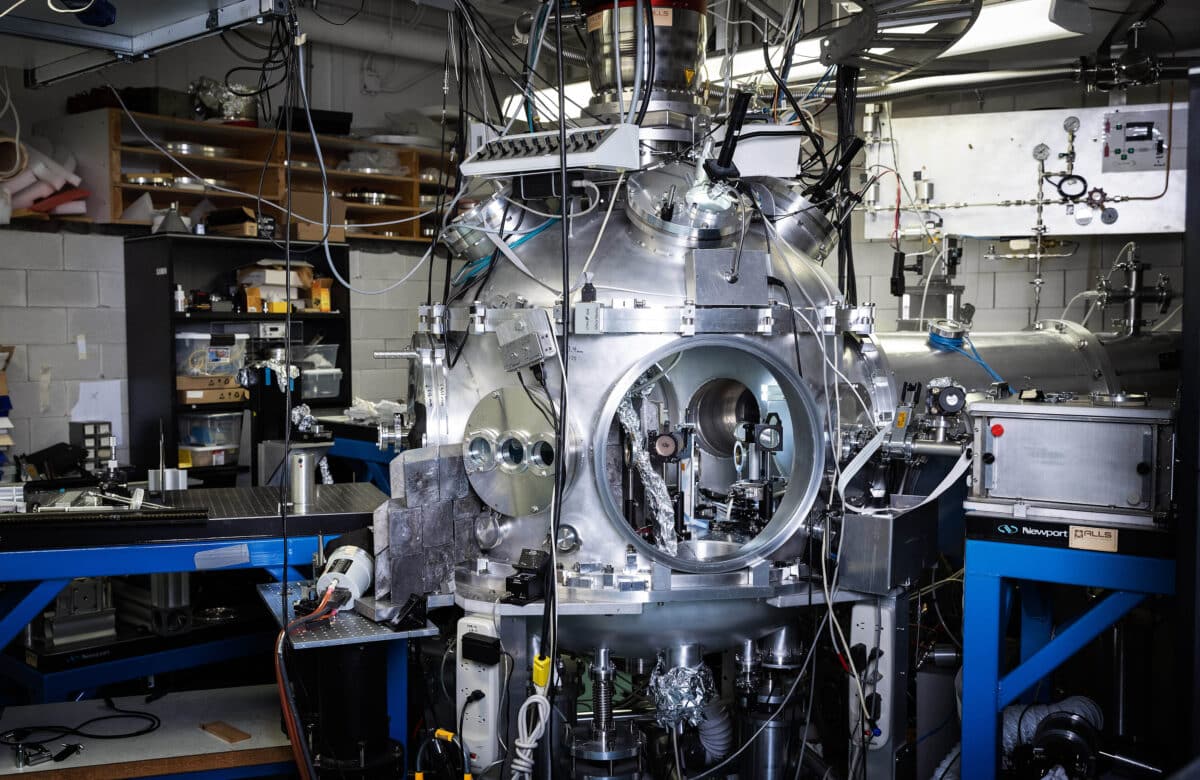 Beamlines and endstations