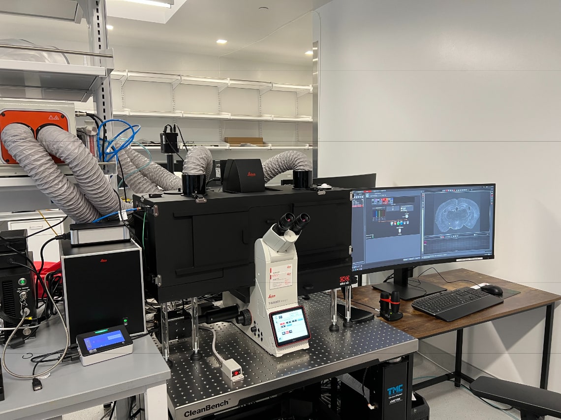 Leica THUNDER widefield microscope